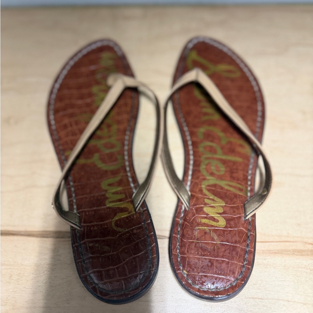 Sam Edelman Brown Croc-Texture Flip Flop Sandals with Metallic Gold Straps